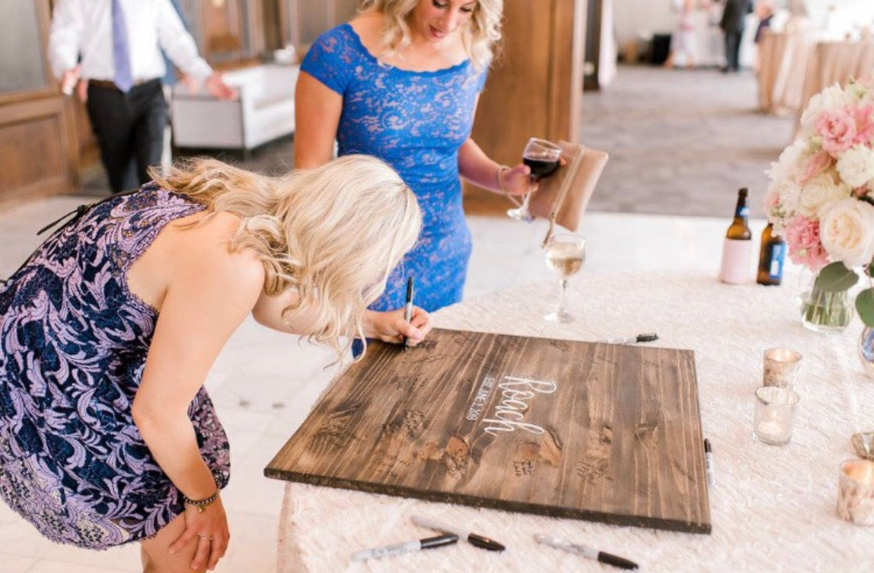 GUESTBOOK - WITH LAST NAME & DATE